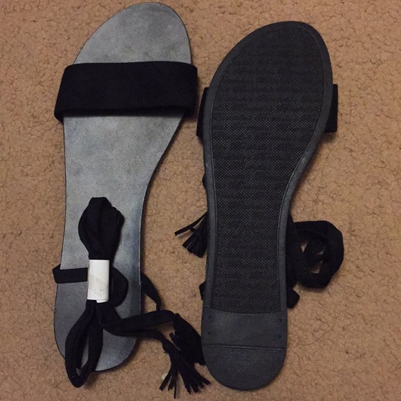 Black lace sandals - Picture 2 of 2